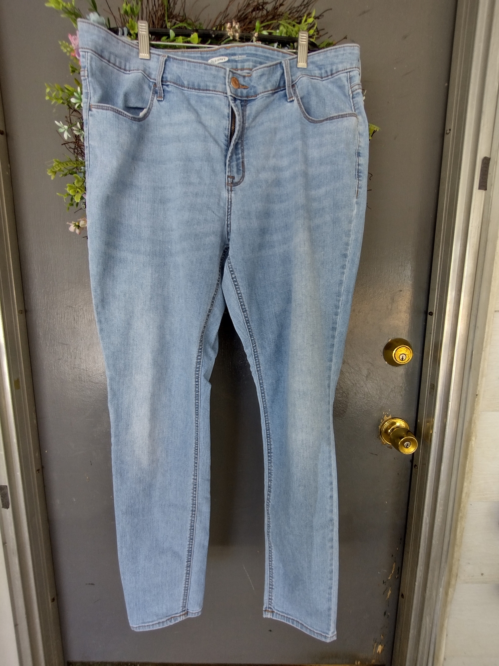Old Navy Light Wash Skinny Jeans - Pale Blue